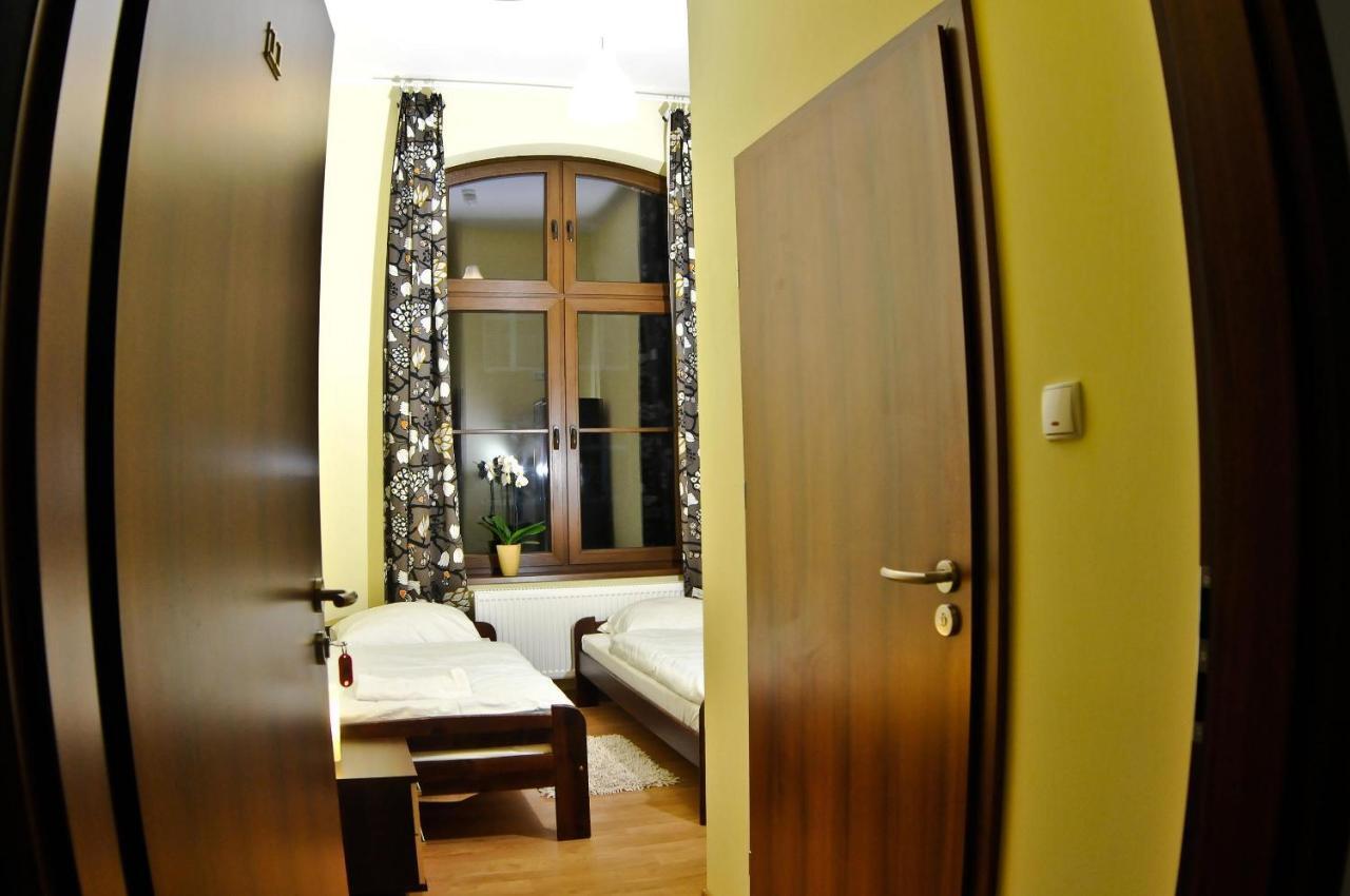 Big City Hostel Вроцлав Экстерьер фото